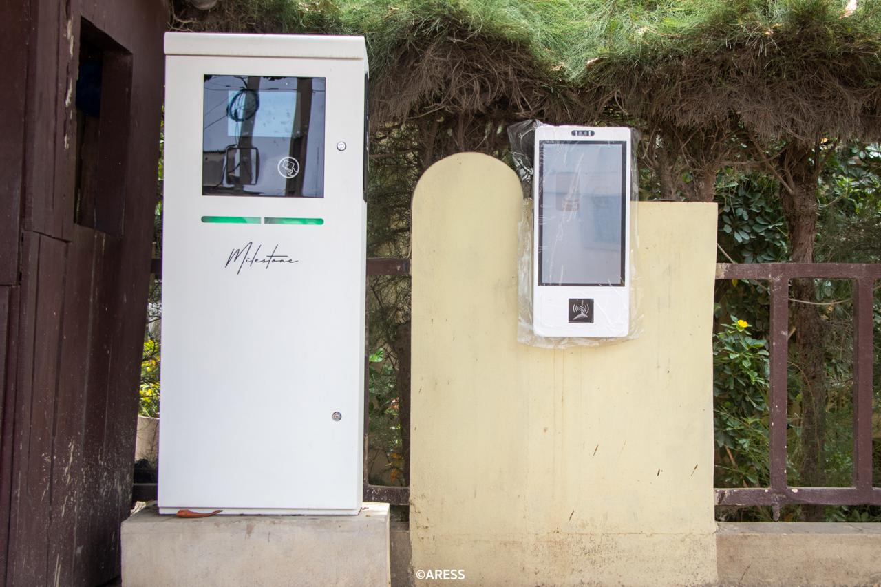 Borne de recharge solaire MyJouleWay au restaurant Les 3 Mousquetaires